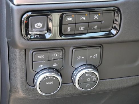 New 2026 GMC Yukon XL Elevation AWD/4WD image 43