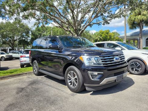 Used 2019 Ford Expedition XLT w/ Cargo Package RWD image 3