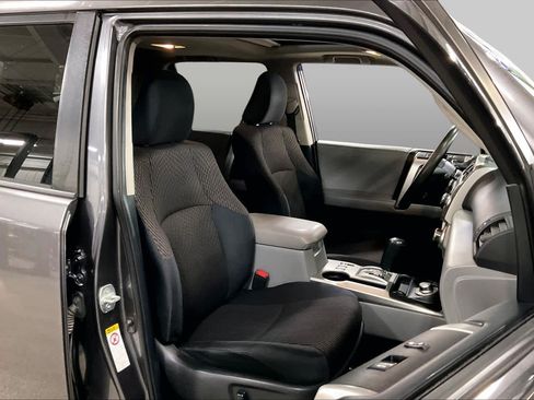 Used 2013 Toyota 4Runner SR5 w/ Convenience Pkg AWD/4WD image 7