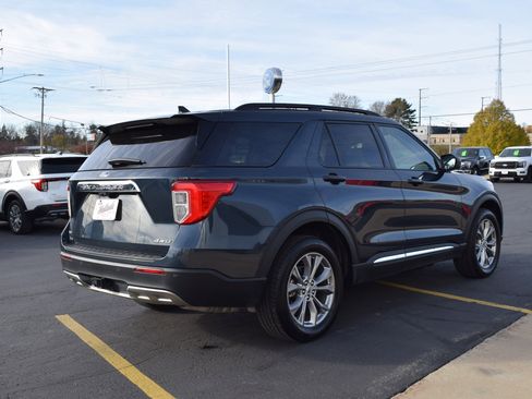 Used 2023 Ford Explorer XLT w/ Equipment Group 202A image 5
