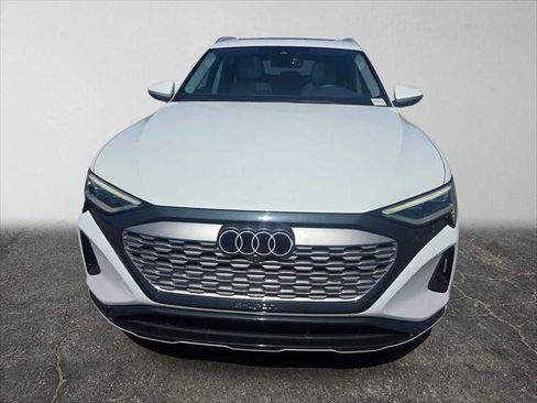 Used 2024 Audi Q8 e-tron Premium Plus w/ Premium Plus Package AWD/4WD image 8