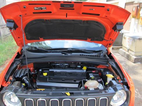 Used 2015 Jeep Renegade Latitude AWD/4WD image 53