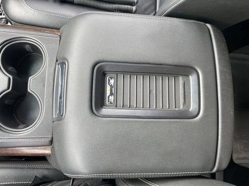 Used 2016 Chevrolet Tahoe LT w/ Luxury Package AWD/4WD image 17