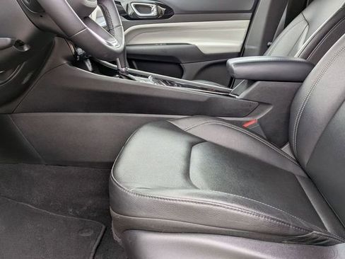 Used 2025 Jeep Compass Limited AWD/4WD image 12