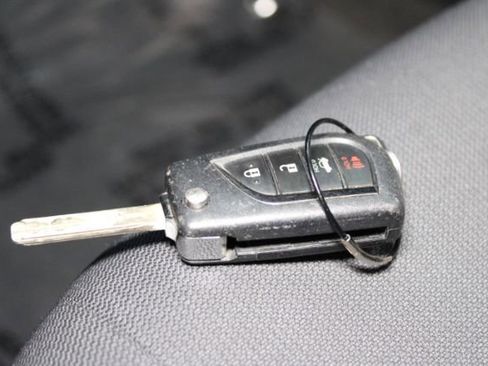 Used 2022 Toyota Corolla LE image 15