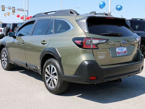 Used 2025 Subaru Outback Premium image 7