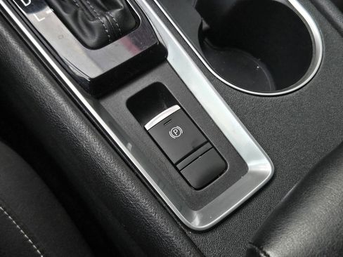 Used 2022 Nissan Altima 2.5 SV image 17