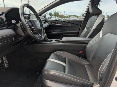 Used 2025 Toyota Camry SE FWD image 26