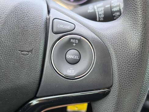 Used 2020 Honda HR-V LX image 16