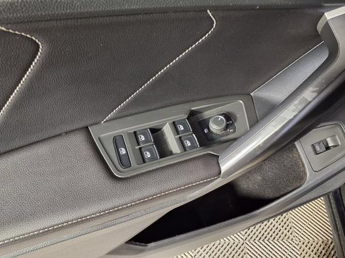 Used 2024 Volkswagen Tiguan SE R-Line FWD image 17