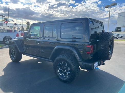 Used 2023 Jeep Wrangler Unlimited Rubicon 4xe w/ Cold Weather Group AWD/4WD image 16