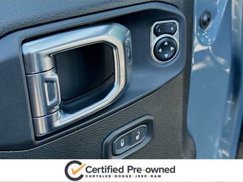 Used 2025 Jeep Wrangler Unlimited Rubicon 4xe image 8