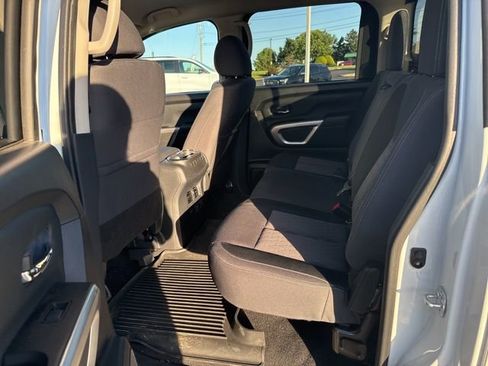 Used 2024 Nissan Titan SV w/ SV Convenience Package AWD/4WD image 23