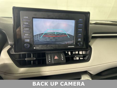 Used 2022 Toyota RAV4 XLE Premium image 4