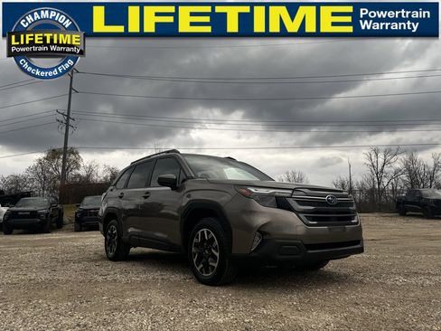 Used 2025 Subaru Forester Premium image 5