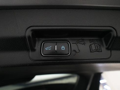 Used 2024 Ford Explorer XLT AWD/4WD image 14