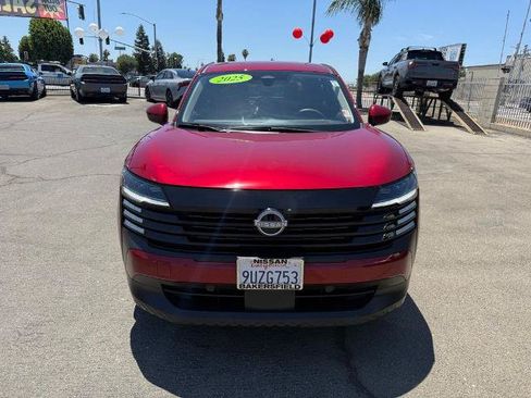 Certified 2025 Nissan Kicks SV FWD image 2