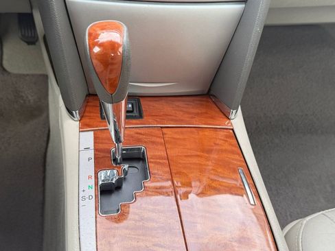 Used 2011 Toyota Camry XLE image 13