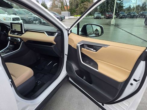Certified 2025 Toyota RAV4 XLE image 29