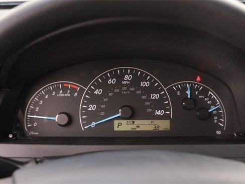 Used 2012 Toyota Camry L image 11