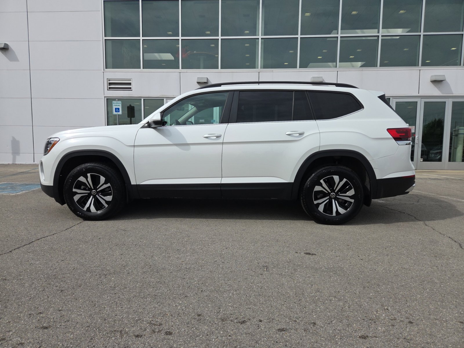 Certified 2026 Volkswagen Atlas SE AWD/4WD image 10