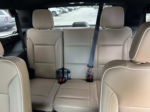 Used 2023 Chevrolet Tahoe Premier RWD image 17