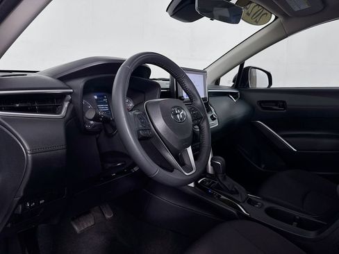 Used 2024 Toyota Corolla Cross LE image 12
