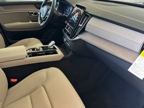 New 2026 Volvo XC90 T8 Plus AWD/4WD image 12