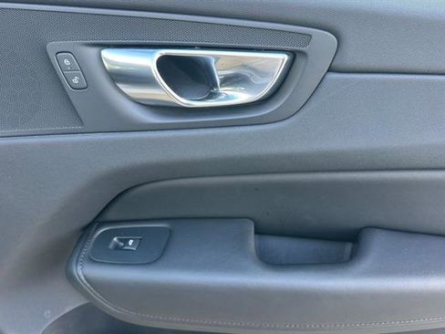 Certified 2025 Volvo XC60 B5 Plus image 18