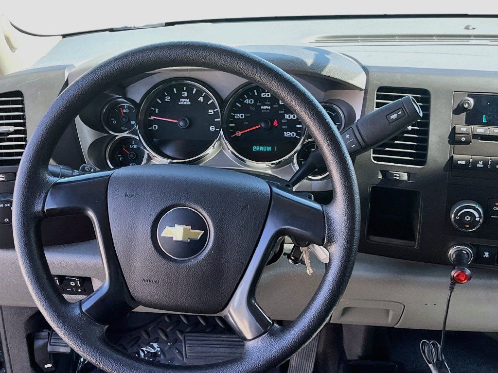 Used 2011 Chevrolet Silverado 2500 W/T AWD/4WD image 20