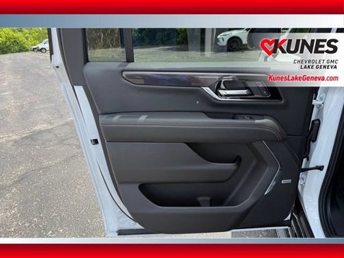 New 2026 GMC Yukon XL Elevation w/ Elevation Premium Package AWD/4WD image 19