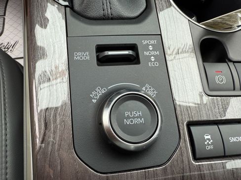 Used 2021 Toyota Highlander Platinum image 36