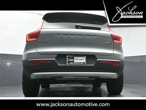 Certified 2025 Volvo XC40 B5 Core w/ Protection Package Premier image 38