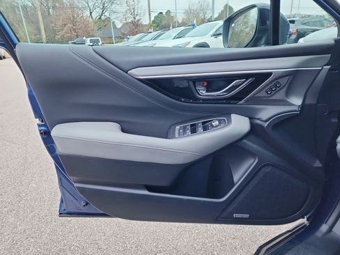 Used 2021 Subaru Outback Limited image 18