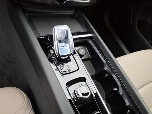New 2026 Volvo XC60 B5 Plus w/ Protection Package Premier image 20