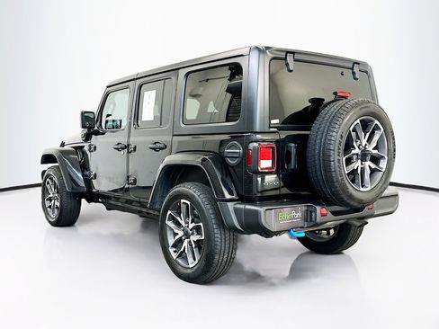 Used 2024 Jeep Wrangler Sport S image 5