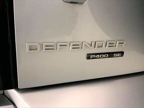 Used 2020 Land Rover Defender 110 SE image 7