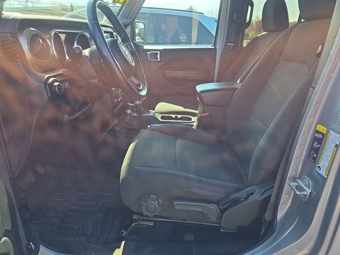 Used 2020 Jeep Gladiator Sport w/ Quick Order Package 24S AWD/4WD image 11
