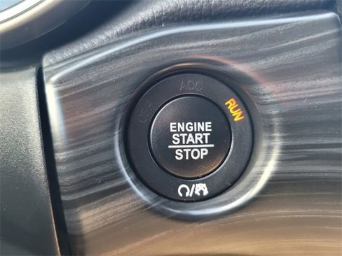 Used 2021 Jeep Grand Cherokee Laredo X image 29