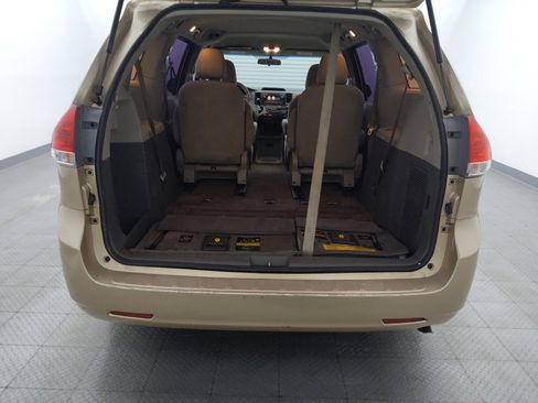 Used 2014 Toyota Sienna L image 29