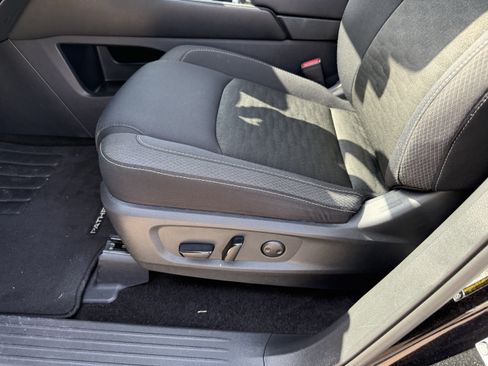 Used 2025 Nissan Pathfinder SV AWD/4WD image 26