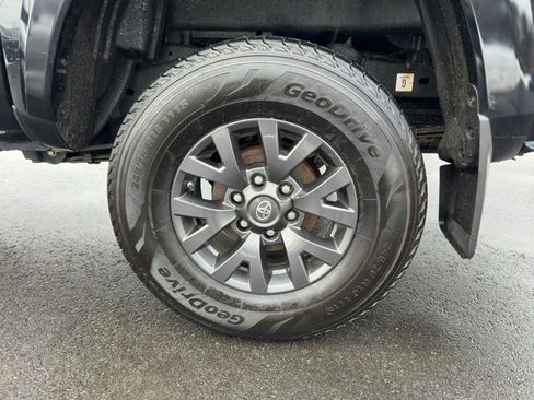 Used 2020 Toyota Tacoma SR5 image 25