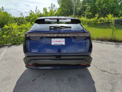Used 2023 Nissan Ariya AWD image 7