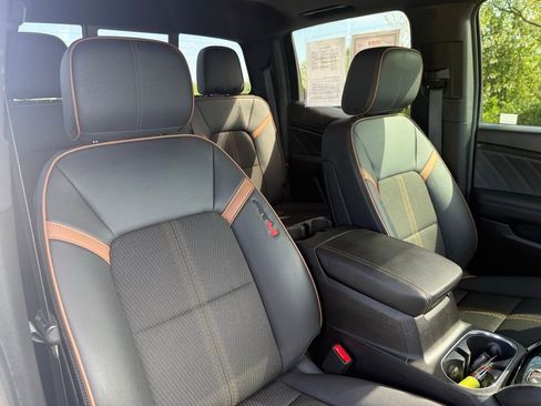 Used 2024 GMC Canyon AT4 w/ AT4 Premium Package AWD/4WD image 18