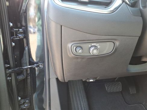 Used 2023 Chevrolet Equinox LS w/ Driver Confidence II Package image 17