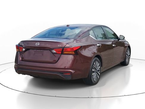 Used 2024 Nissan Altima 2.5 SV image 4