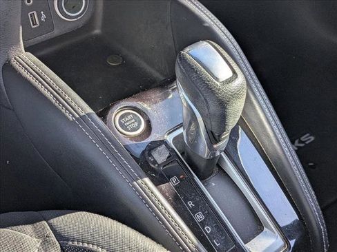 Used 2019 Nissan Kicks S image 11