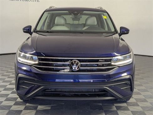 Used 2024 Volkswagen Tiguan SE image 3