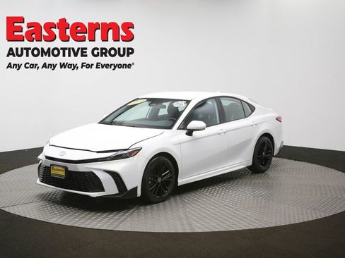 Used 2025 Toyota Camry SE FWD image 56