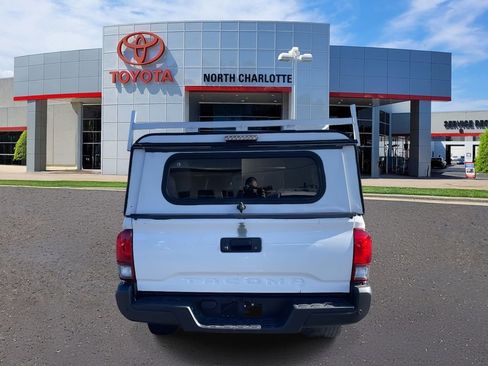 Used 2022 Toyota Tacoma SR image 9